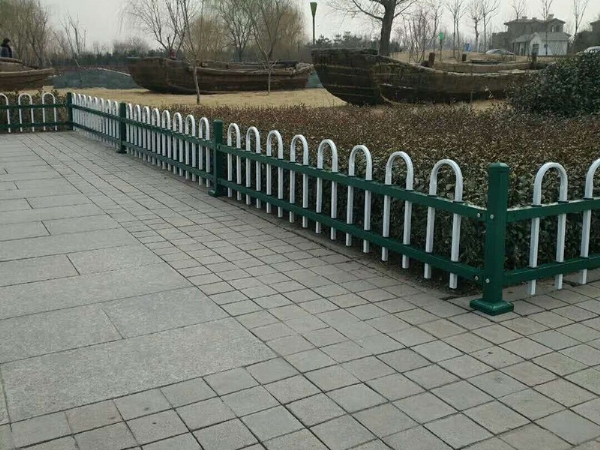 草坪護欄