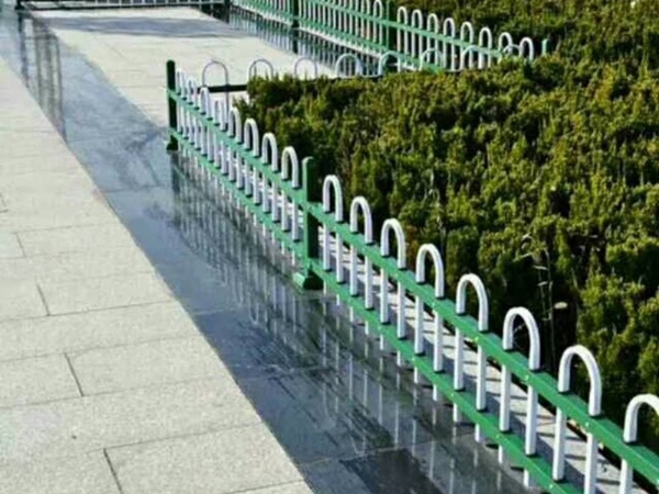 草坪護欄