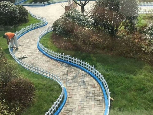 草坪護欄